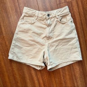 Zara beige shorts